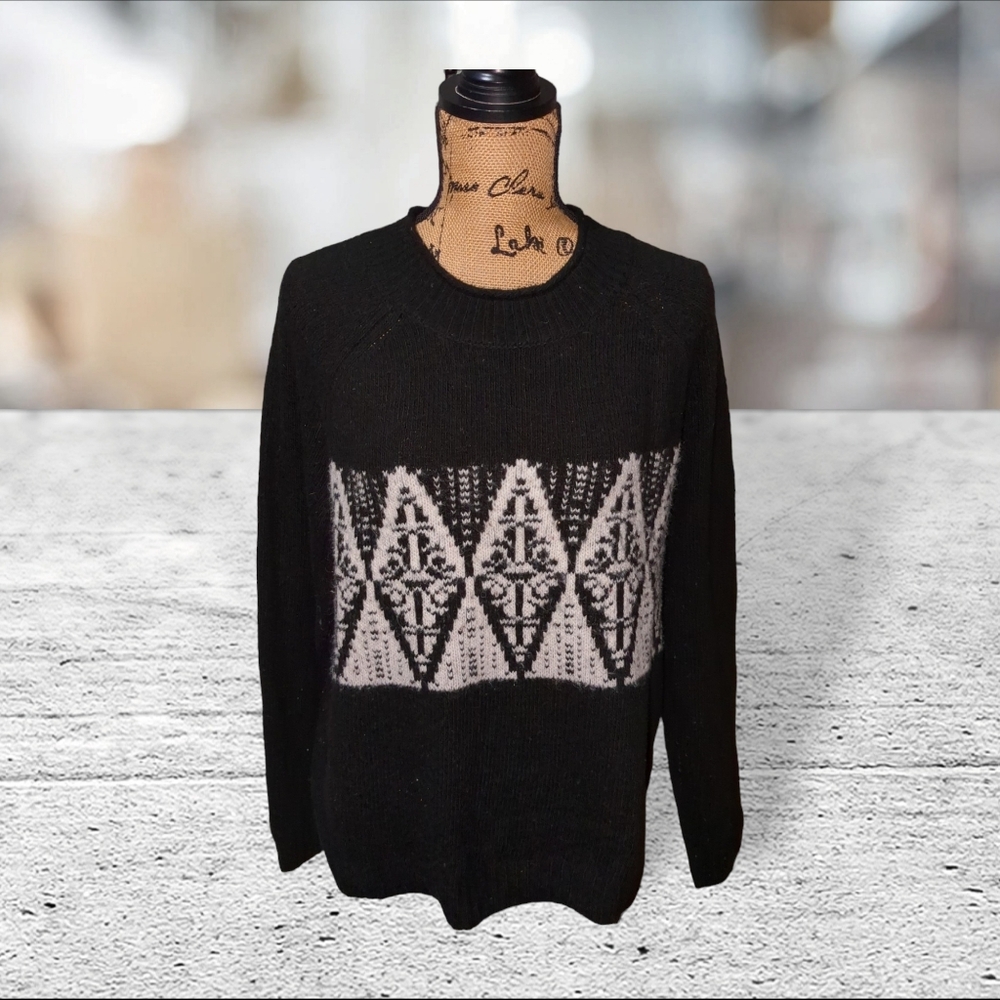 Croft & barrow black and white sweater size  XL